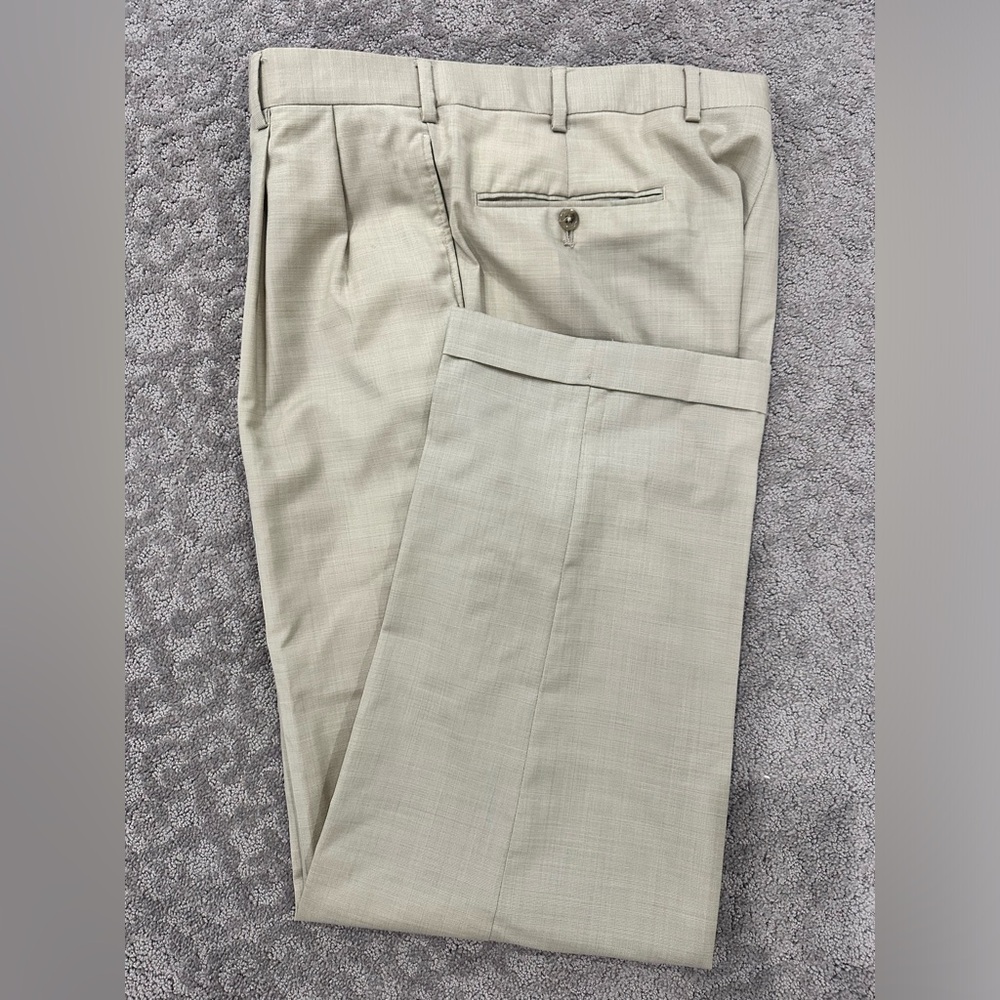 Men’s Joseph a Banks 38 x 30 beige dress pants signature collection